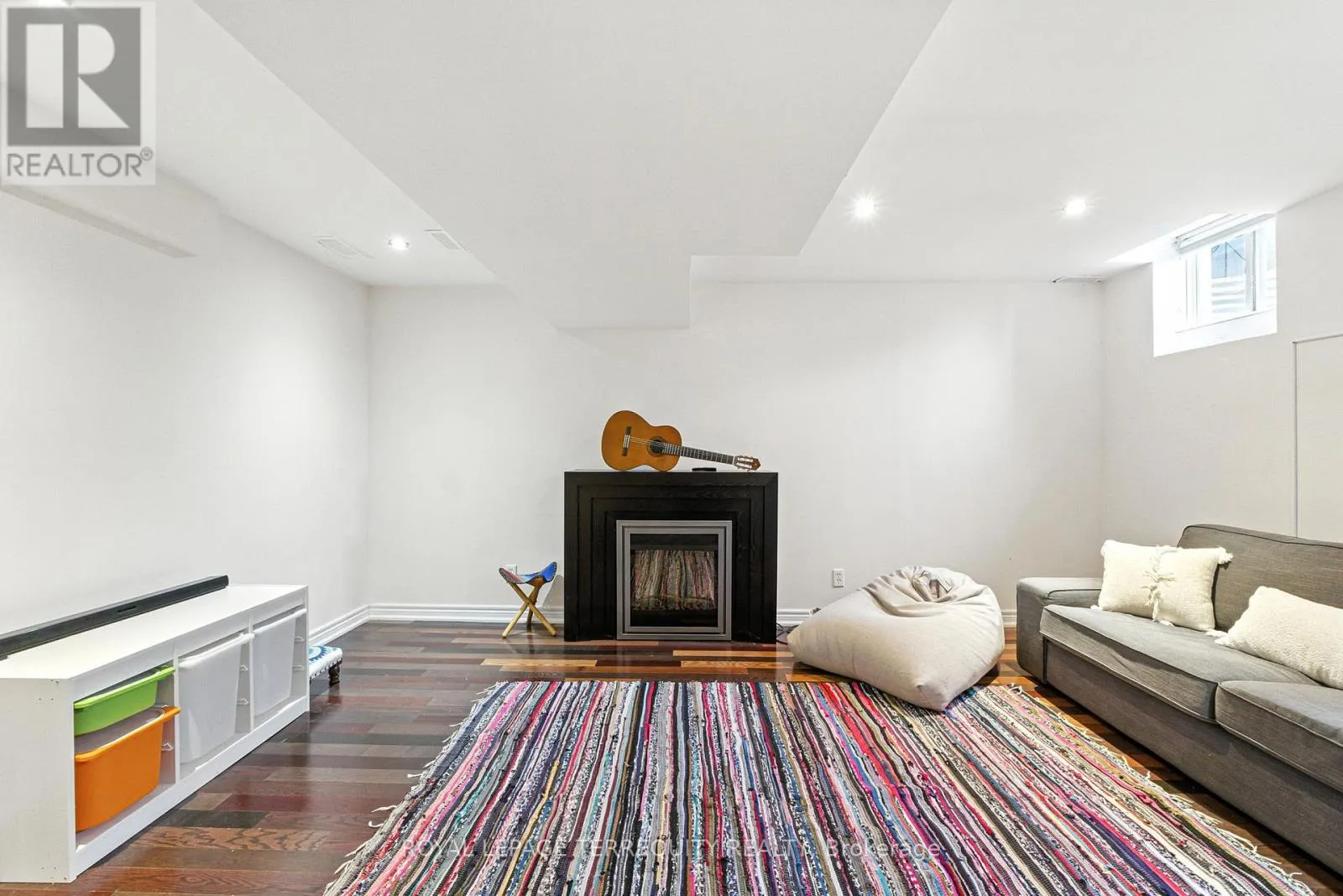 1117 RIDDELL CRESCENT