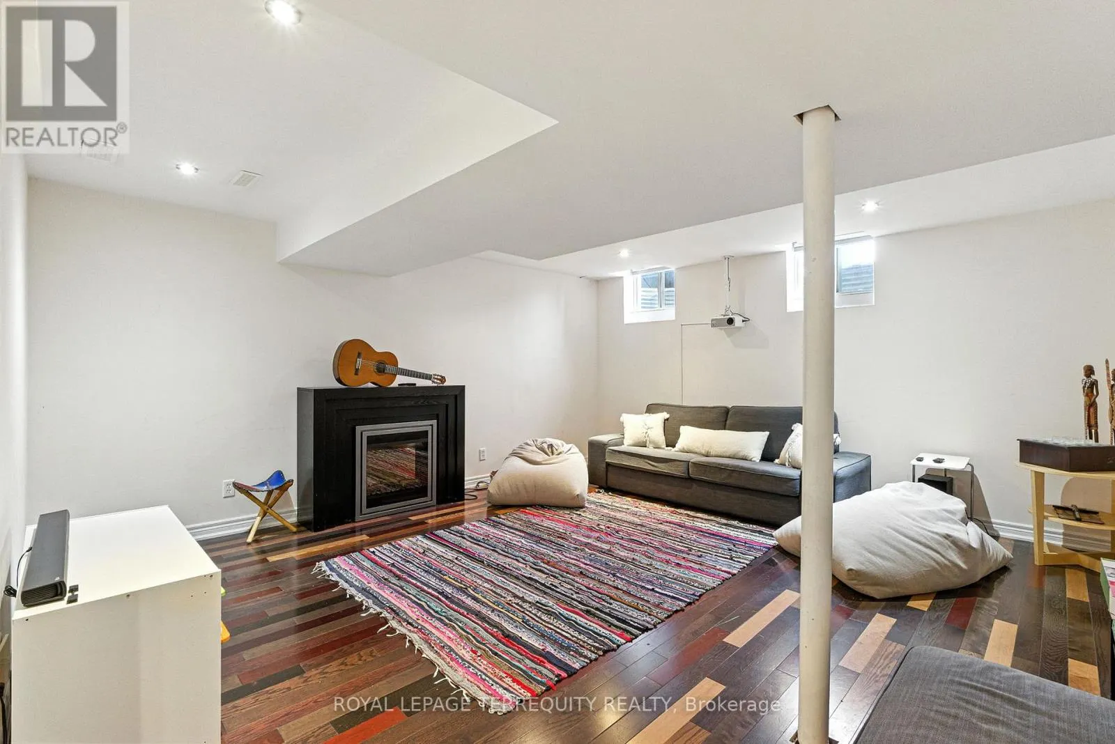 1117 RIDDELL CRESCENT