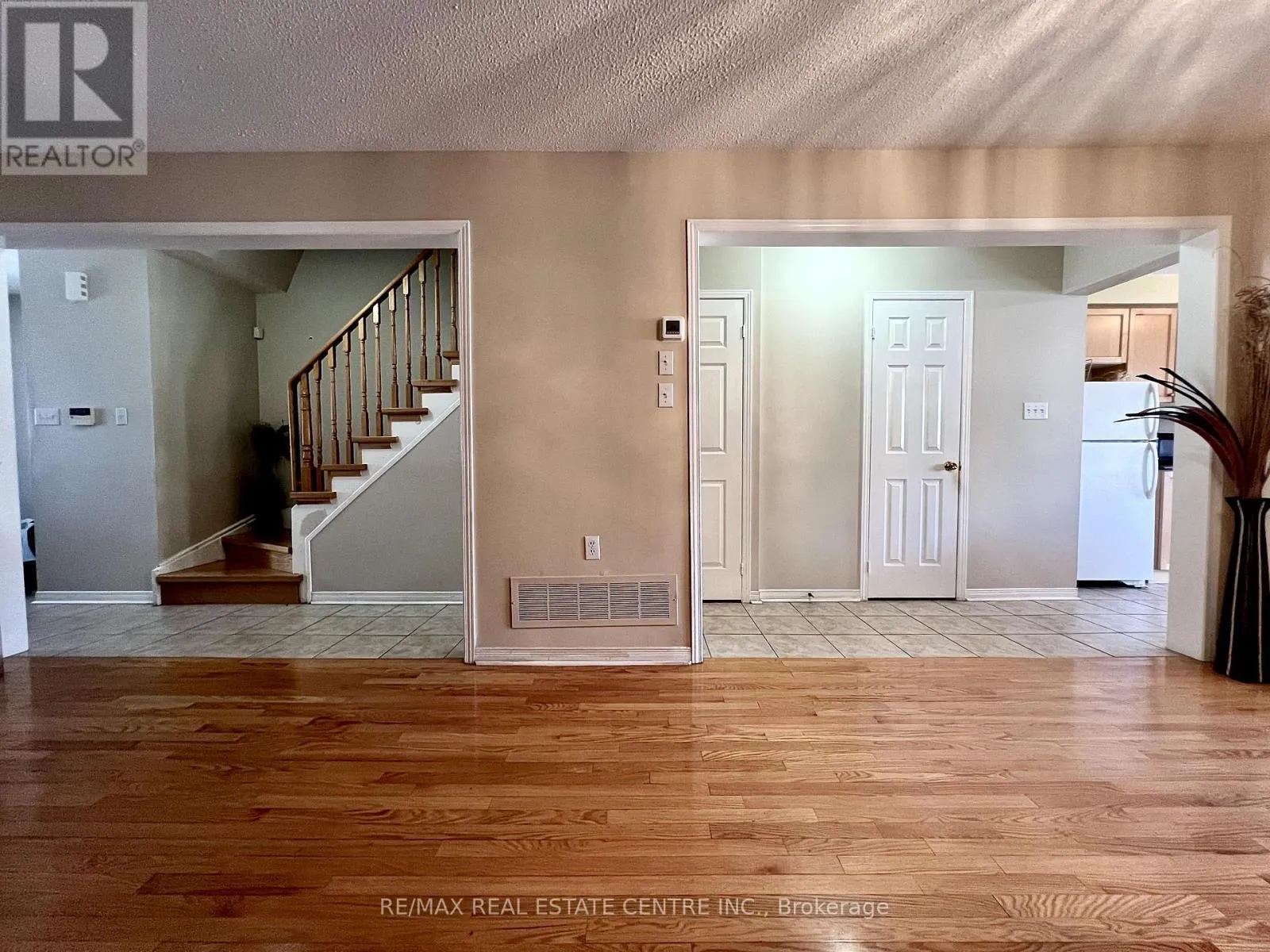 77 ZIA DODDA CRESCENT