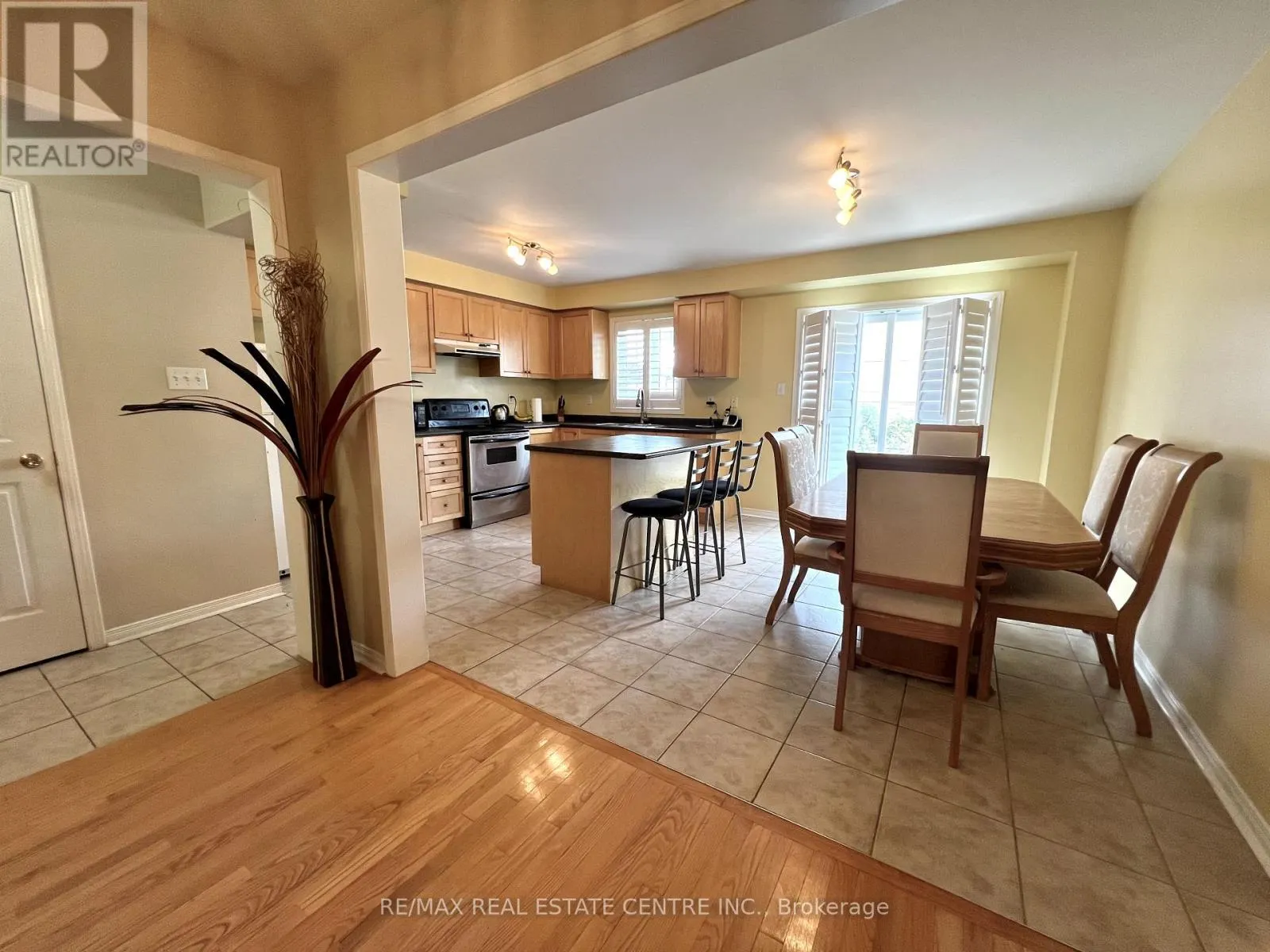 77 ZIA DODDA CRESCENT