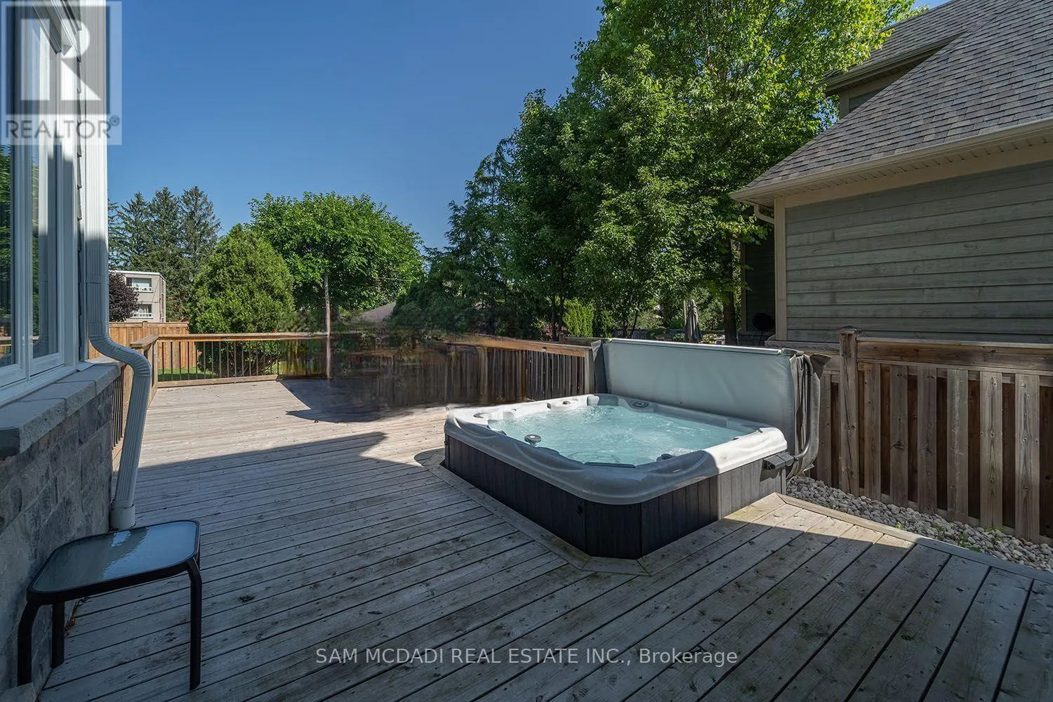2163 DEYNCOURT DRIVE