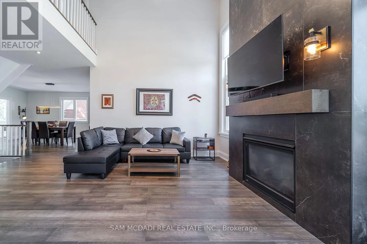 2163 DEYNCOURT DRIVE