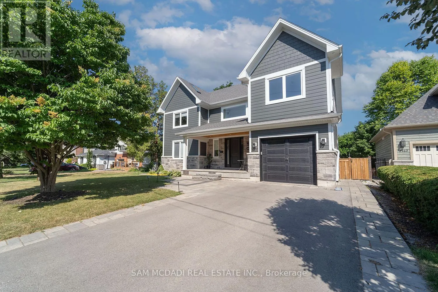 2163 DEYNCOURT DRIVE