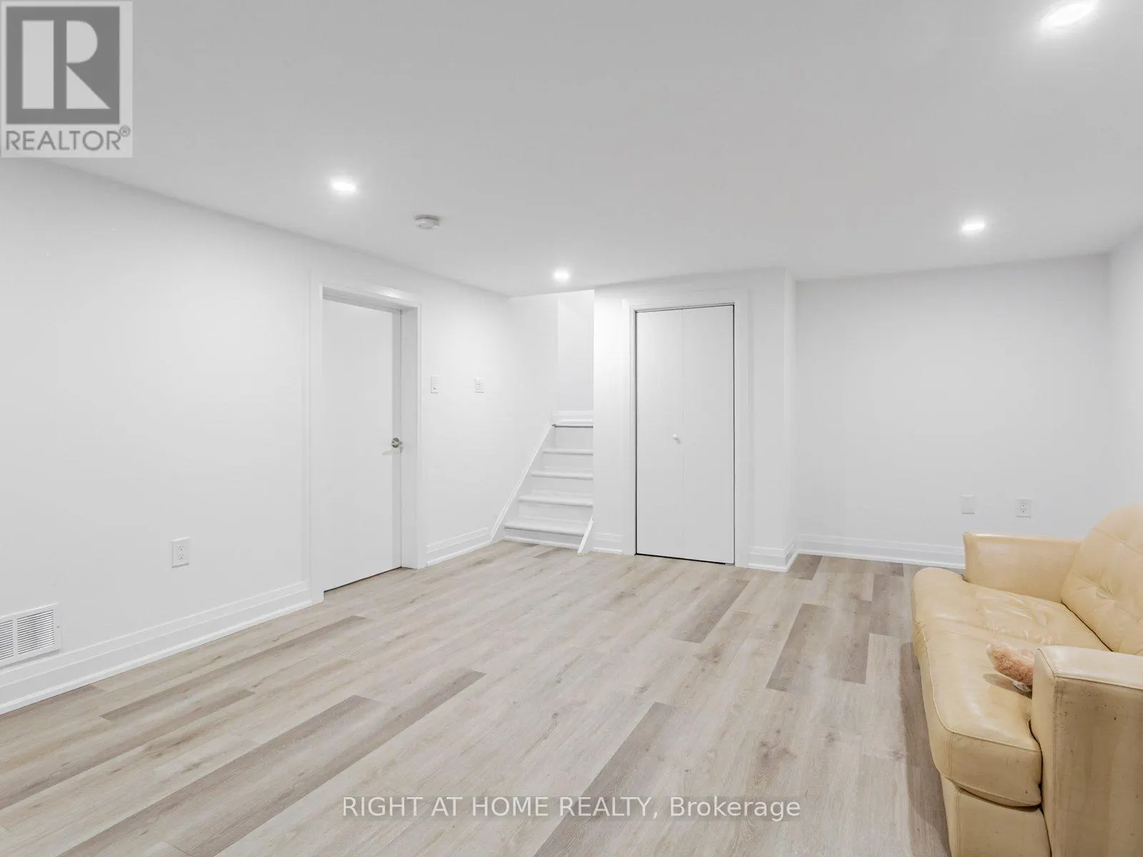 883 FRANCIS ROAD
