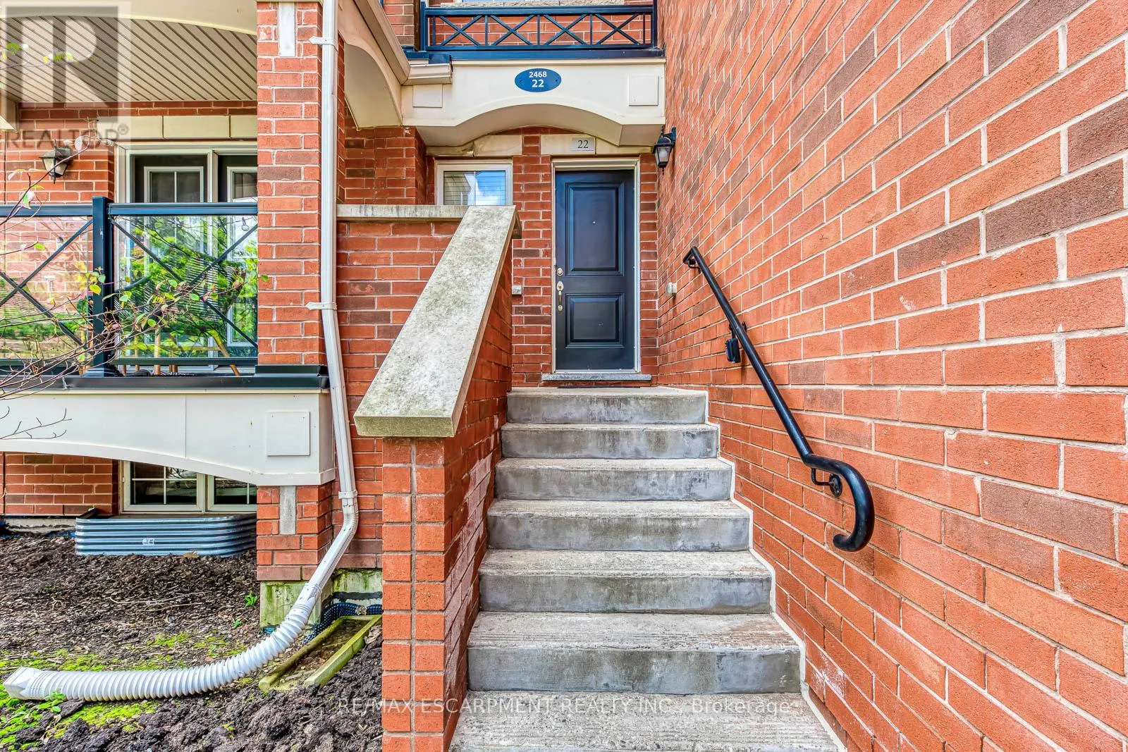 22 - 2468 POST ROAD