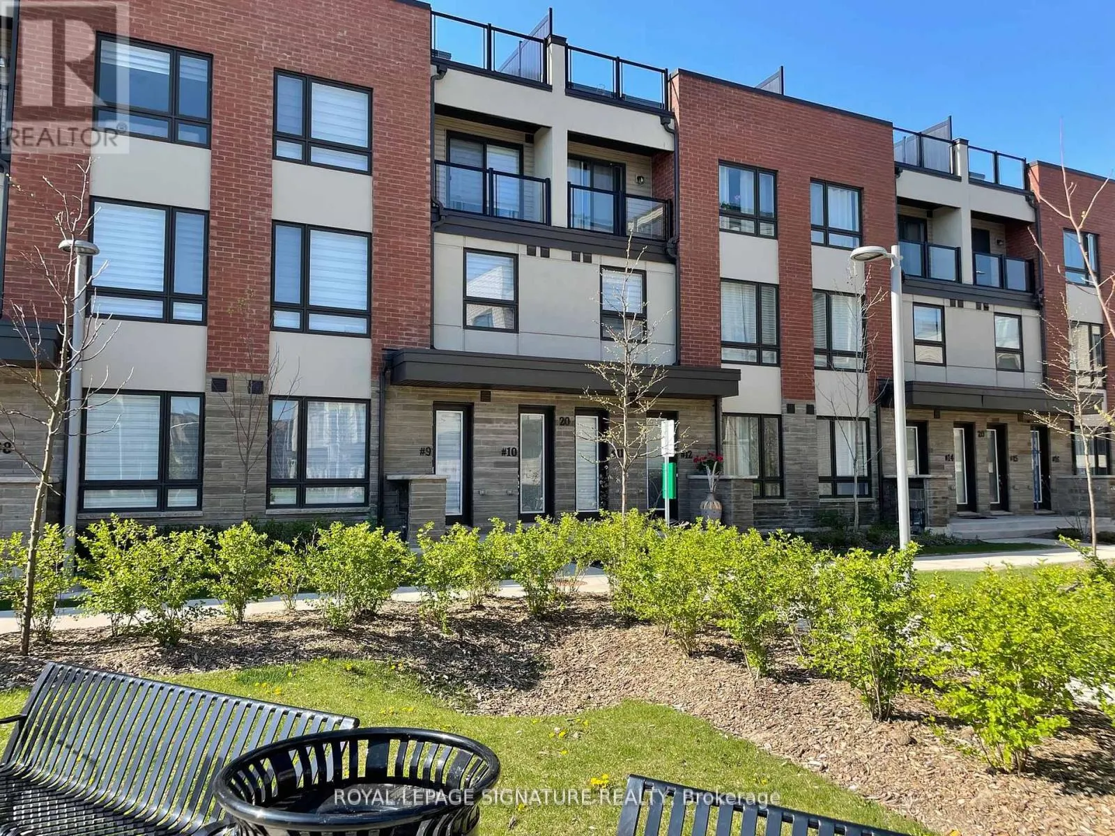 11 - 20 WOODSTREAM DRIVE