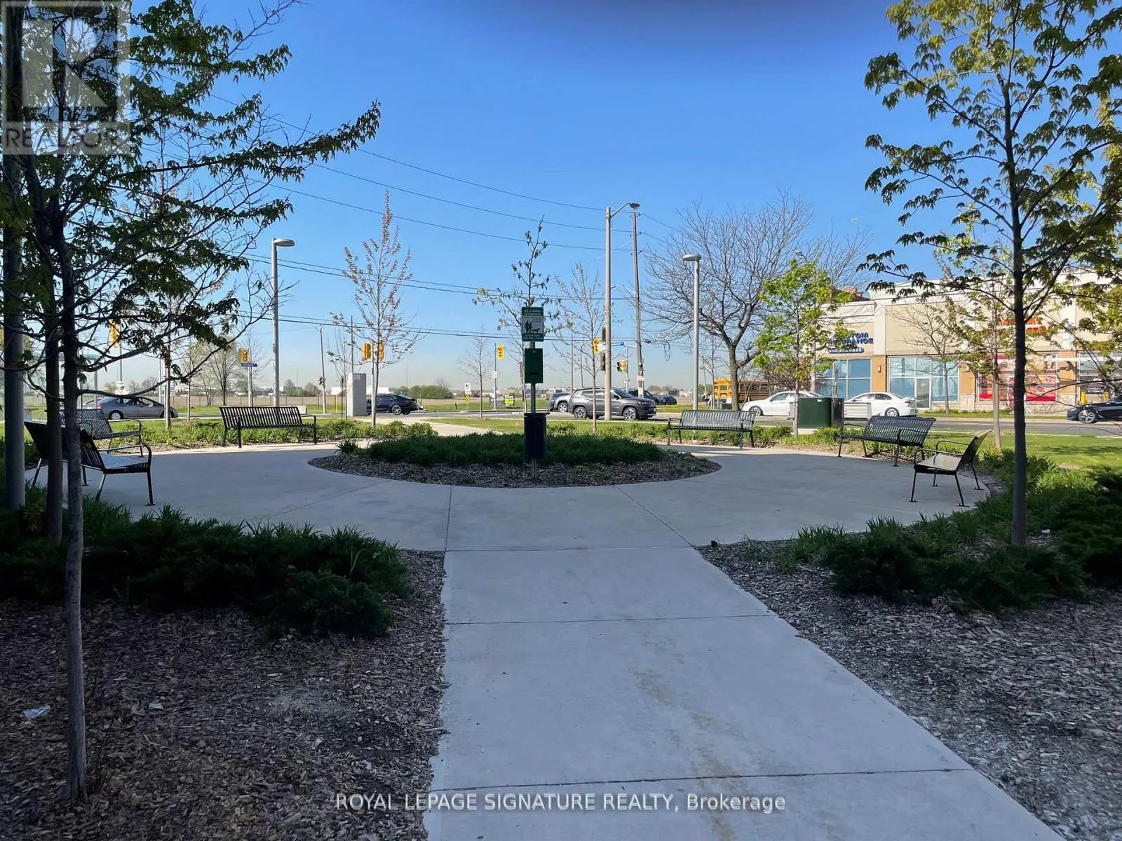 11 - 20 WOODSTREAM DRIVE