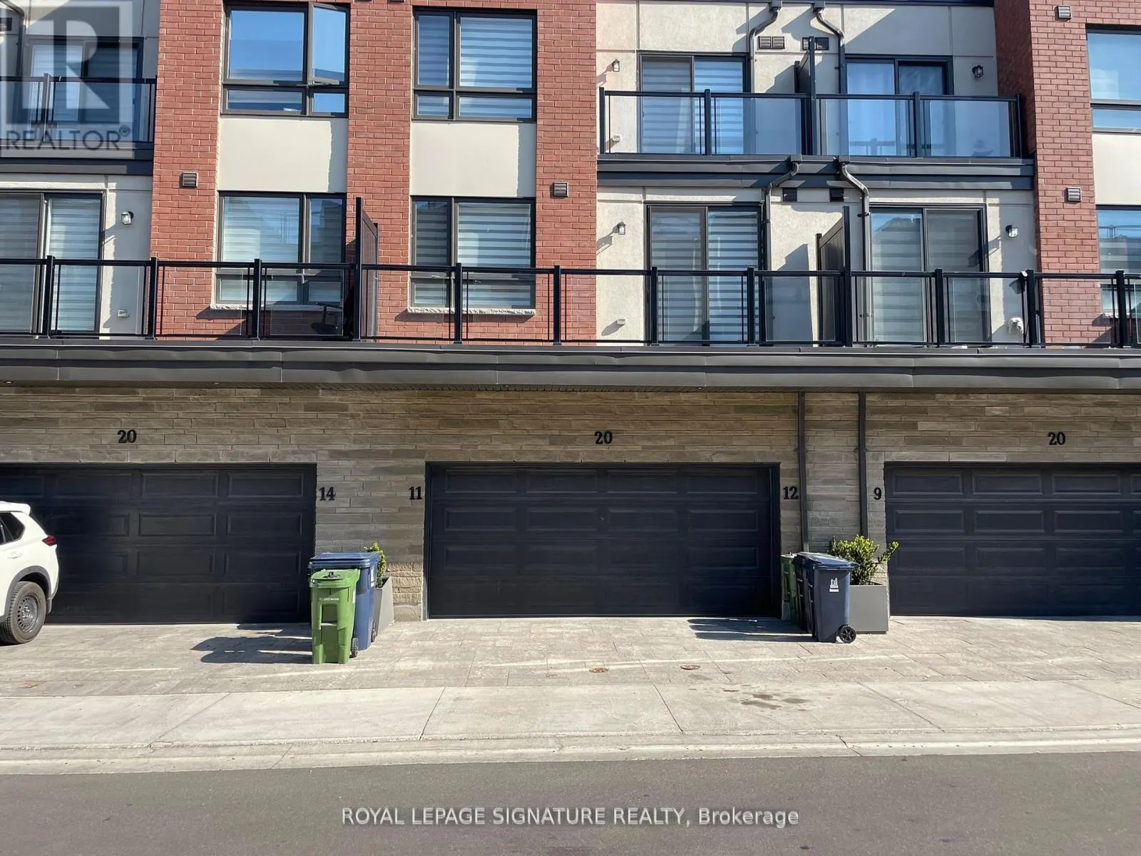 11 - 20 WOODSTREAM DRIVE