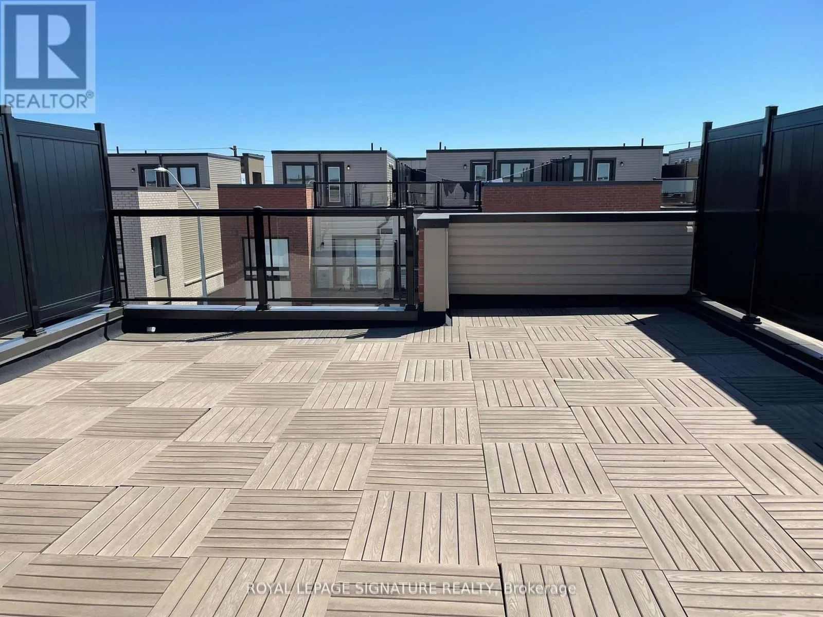 11 - 20 WOODSTREAM DRIVE