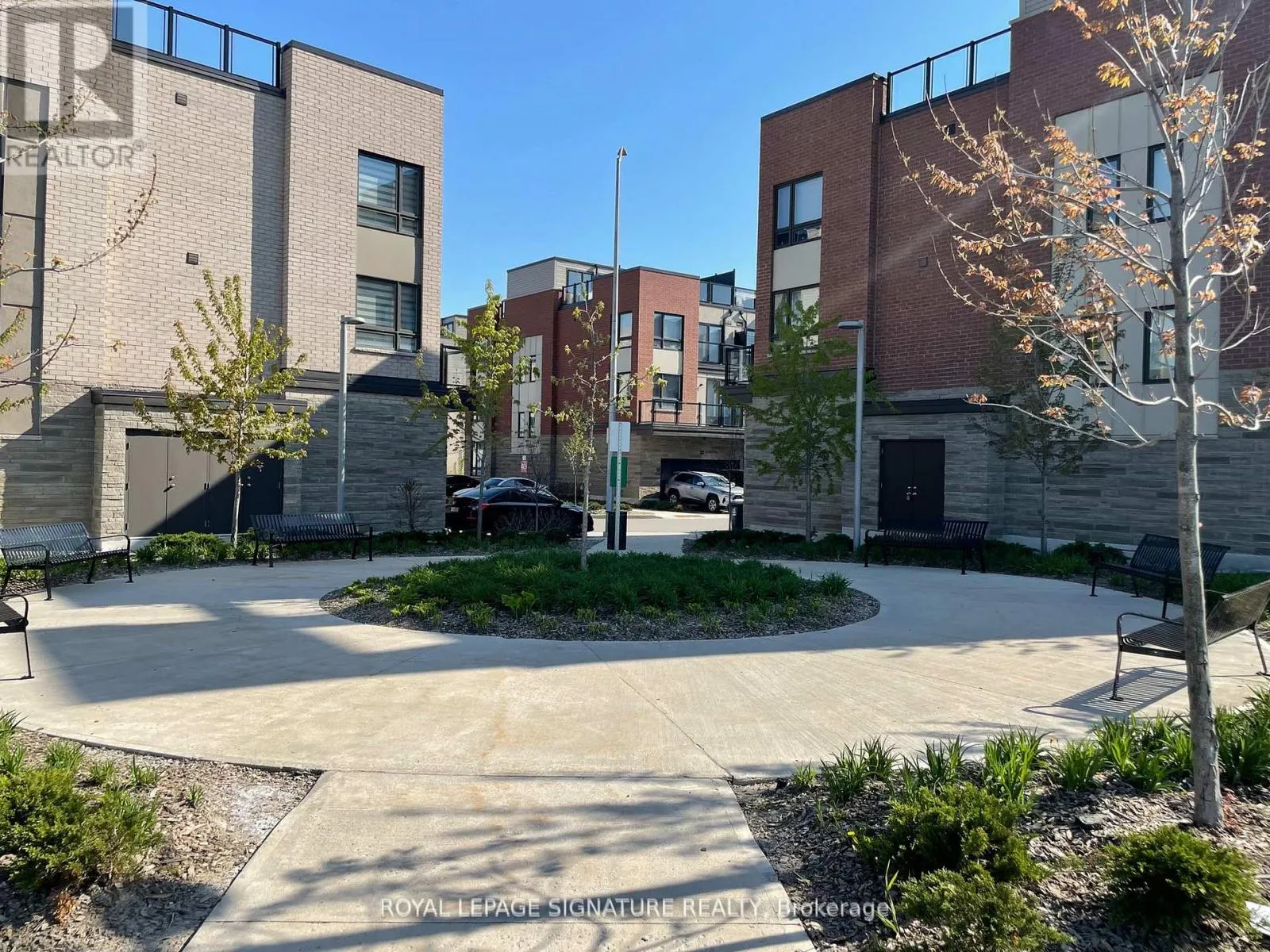 11 - 20 WOODSTREAM DRIVE