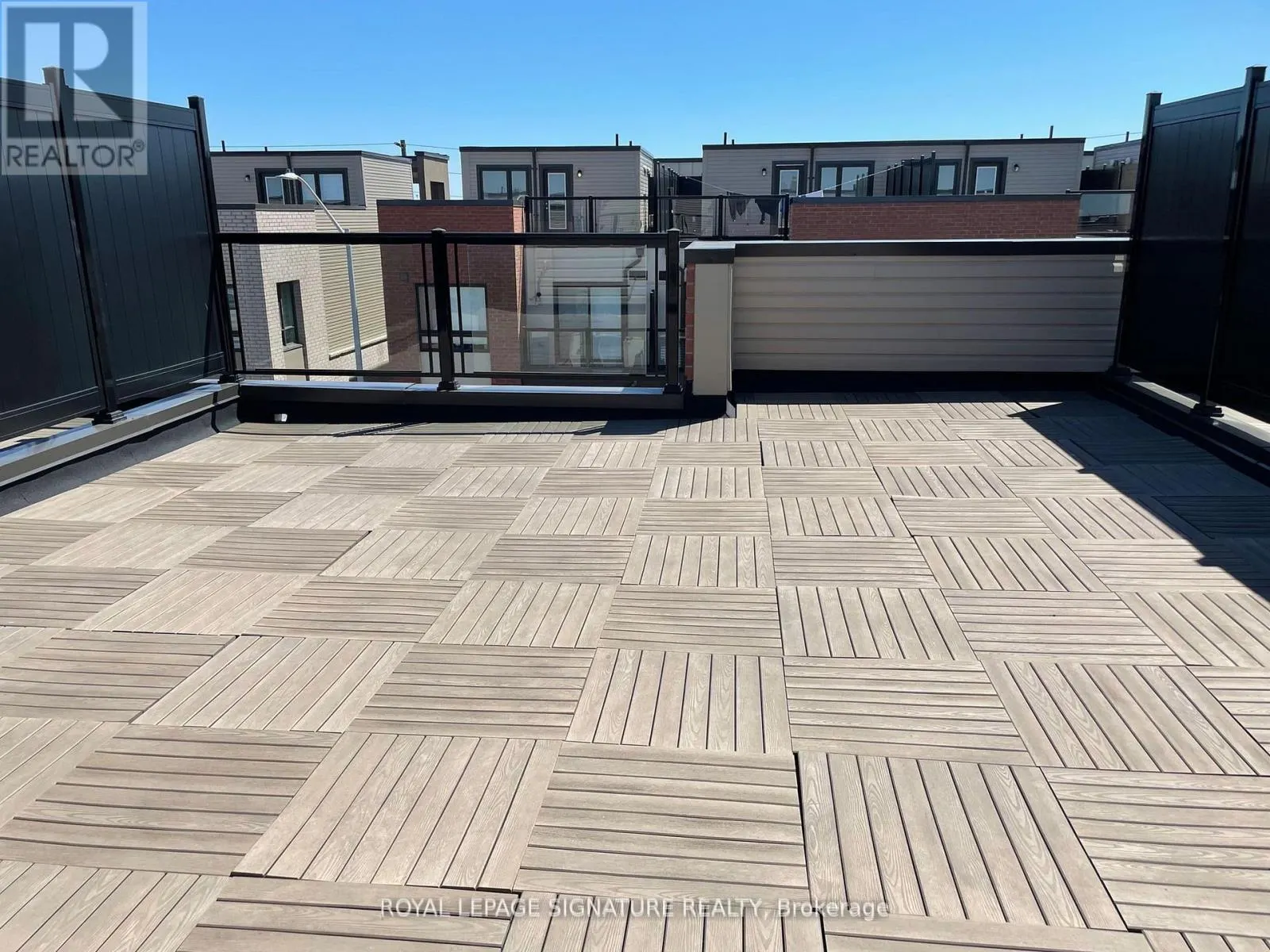 11 - 20 WOODSTREAM DRIVE