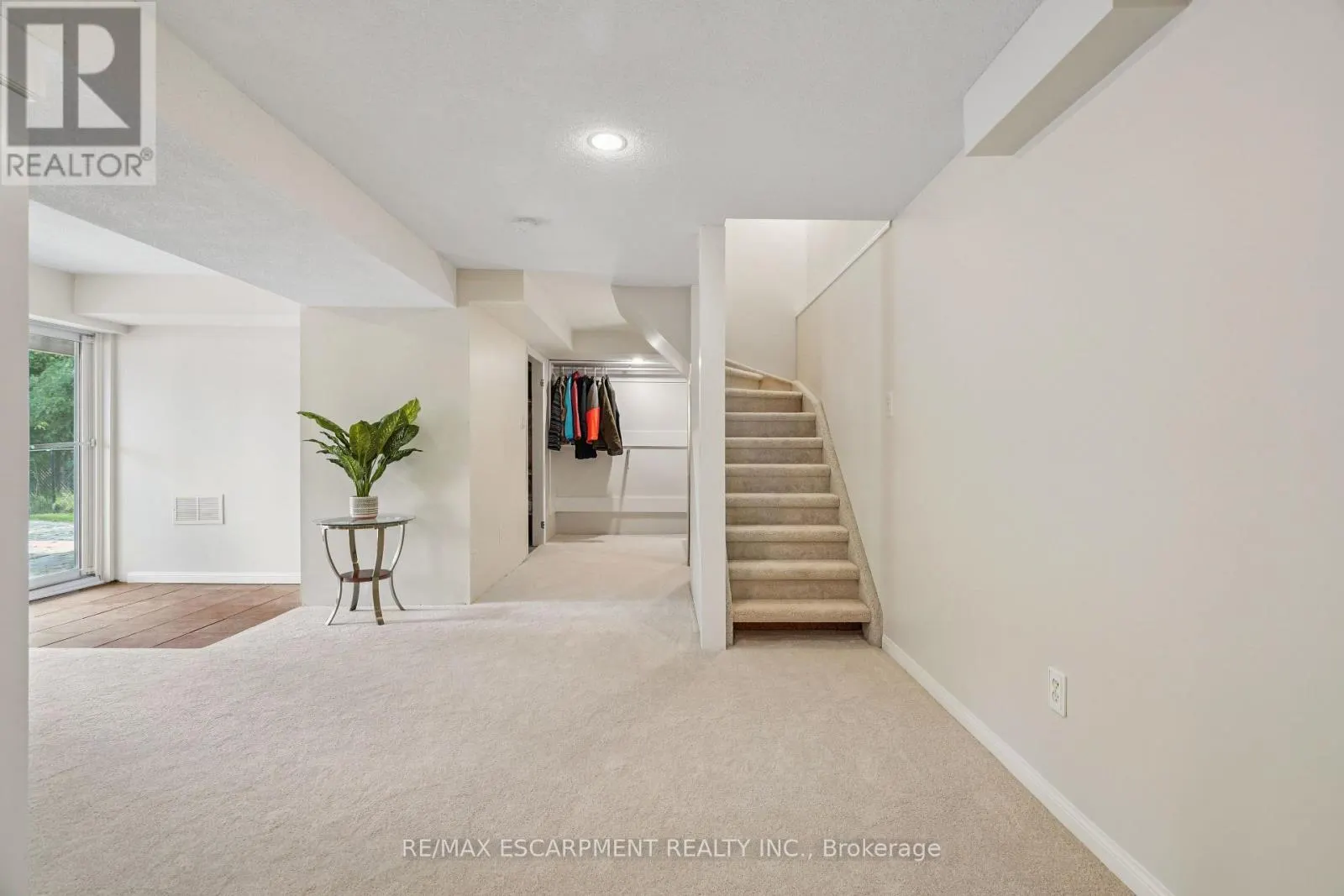 1 BIRCHWAY PLACE