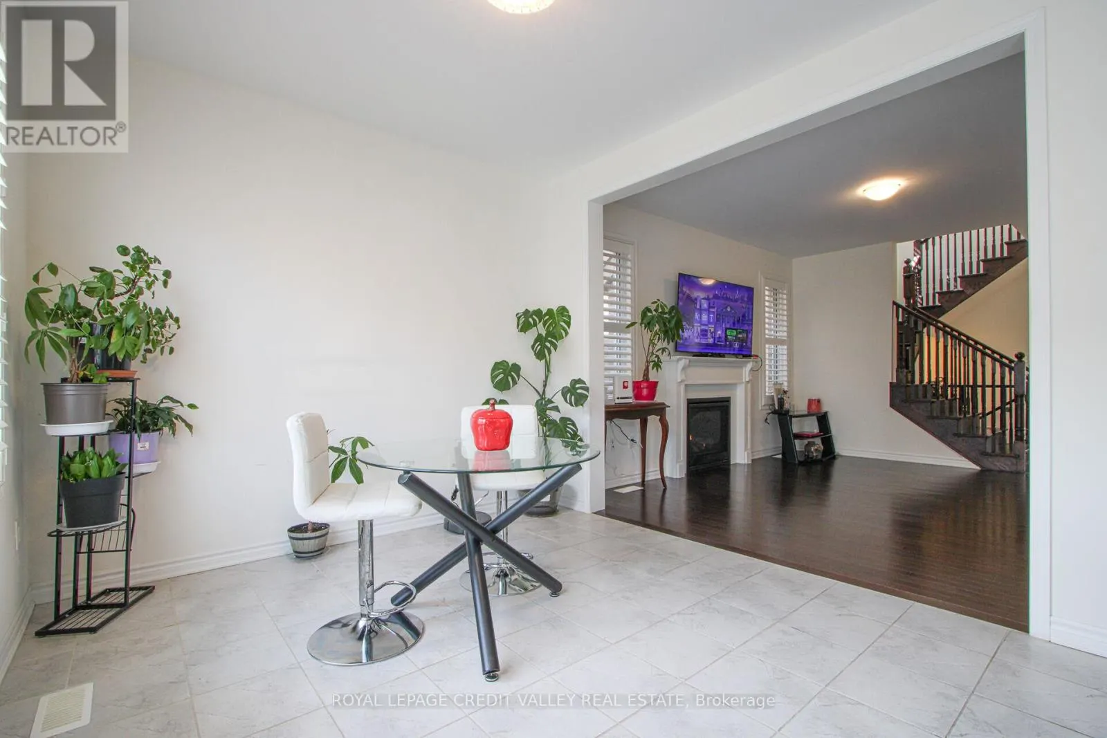 1229 ROSE WAY