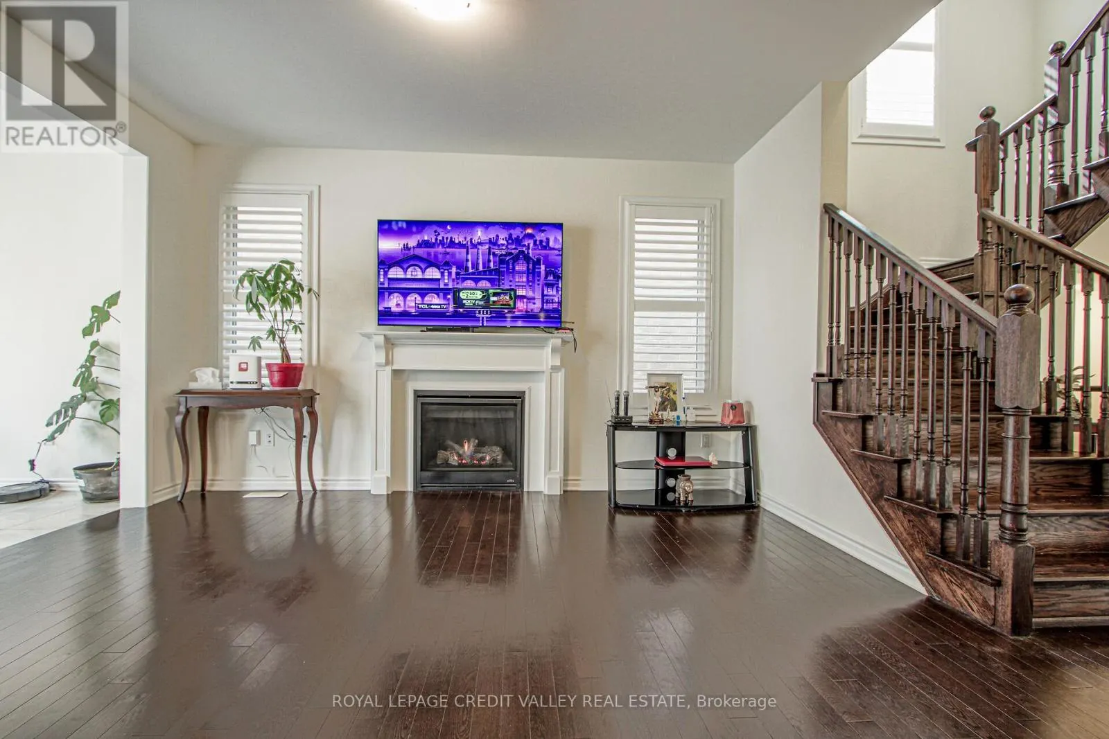 1229 ROSE WAY