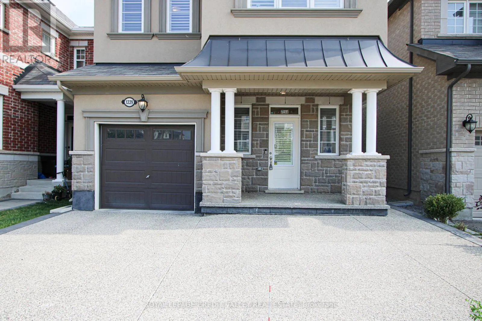 1229 ROSE WAY