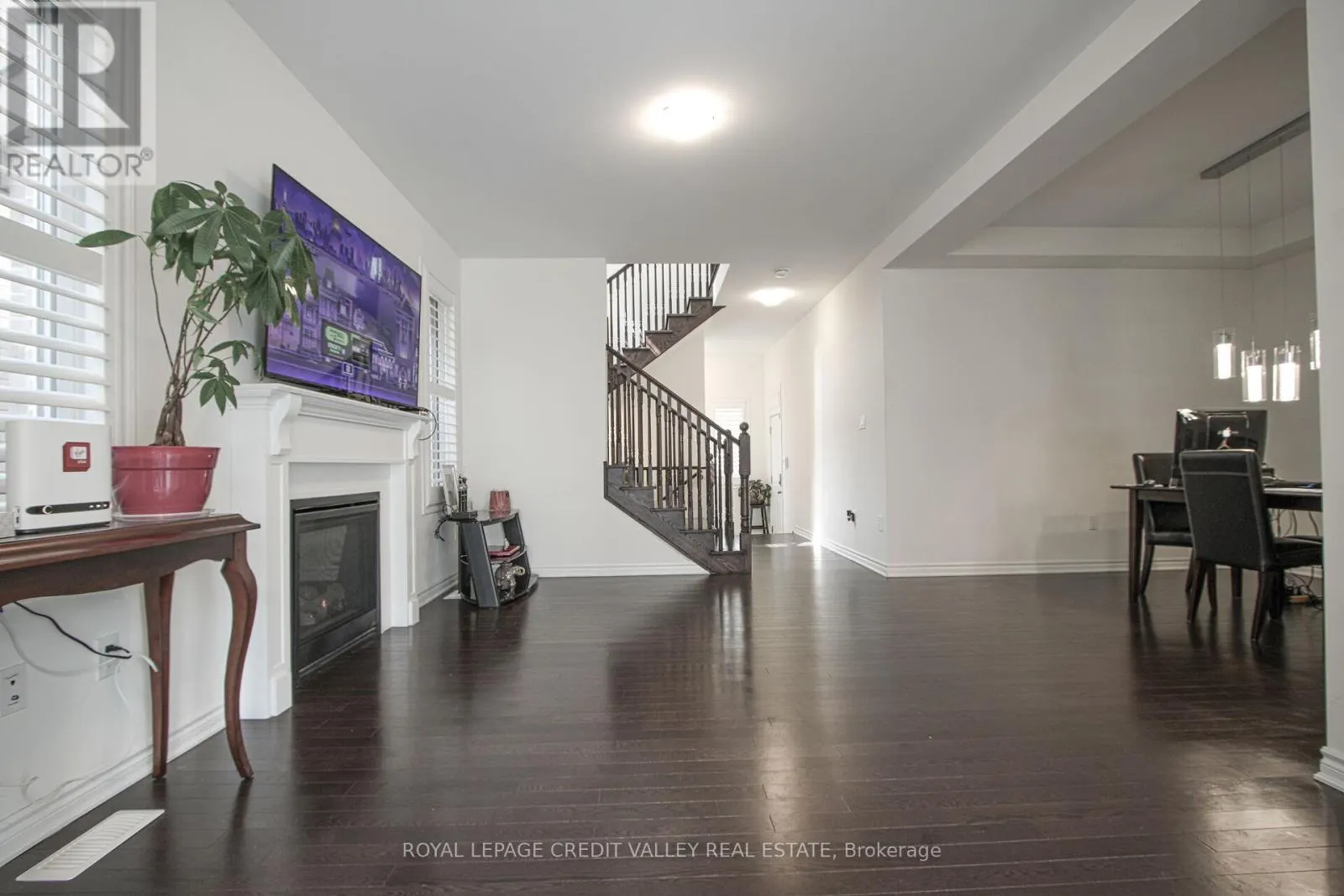 1229 ROSE WAY