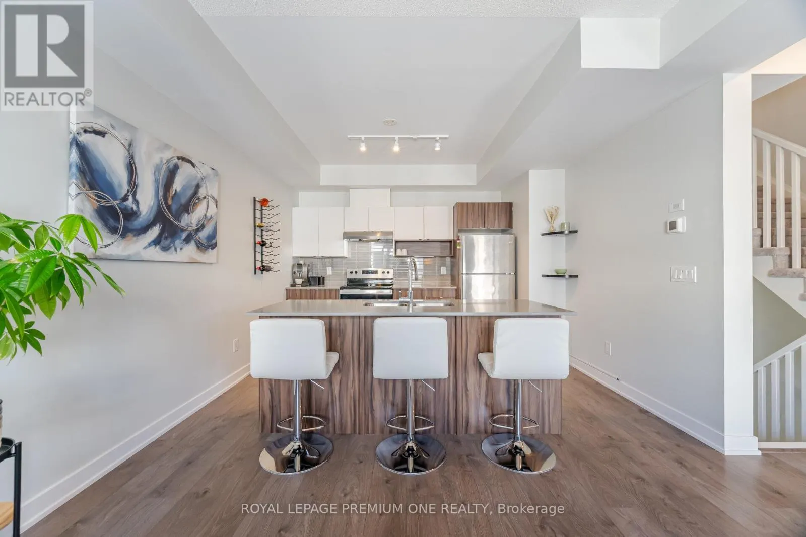 31 - 1121 COOKE BOULEVARD
