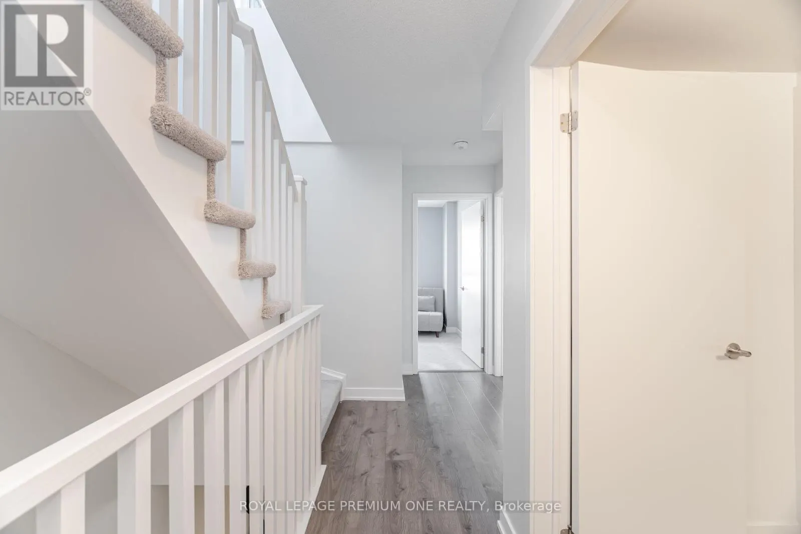 31 - 1121 COOKE BOULEVARD