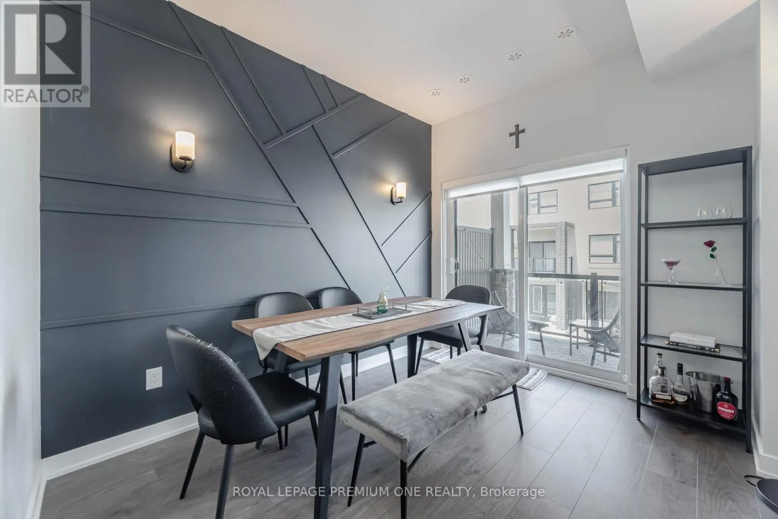 31 - 1121 COOKE BOULEVARD