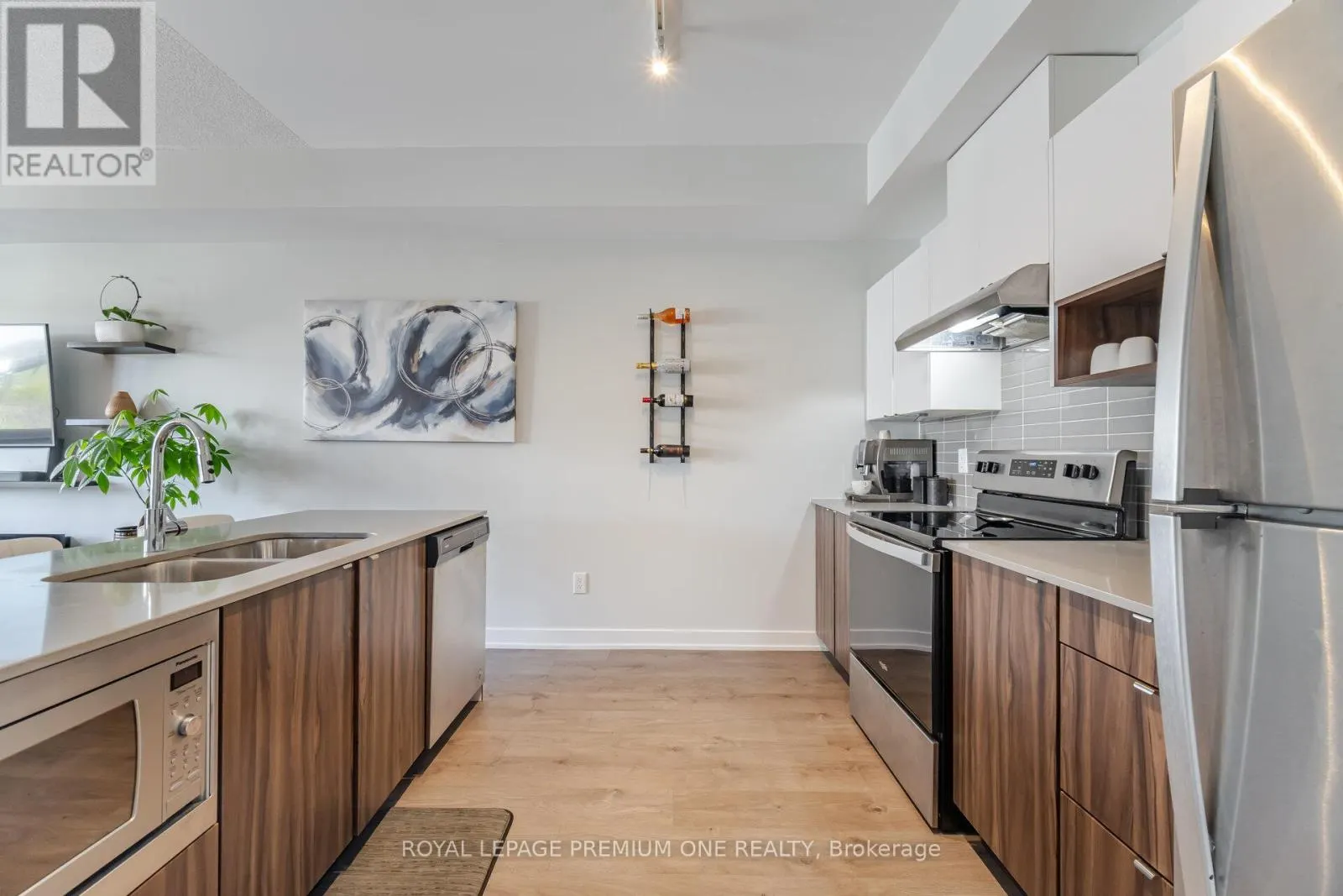 31 - 1121 COOKE BOULEVARD
