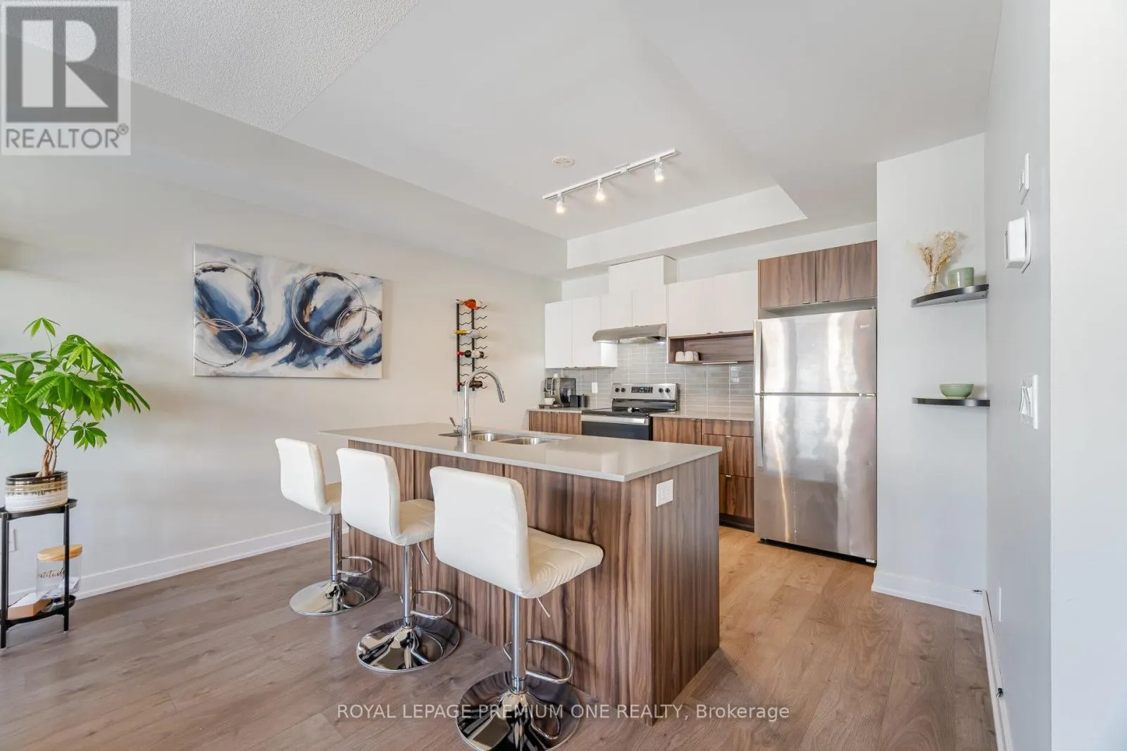 31 - 1121 COOKE BOULEVARD