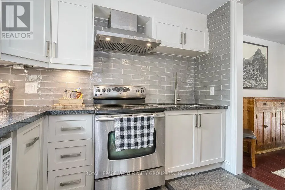 3 - 92 TWENTY NINTH STREET