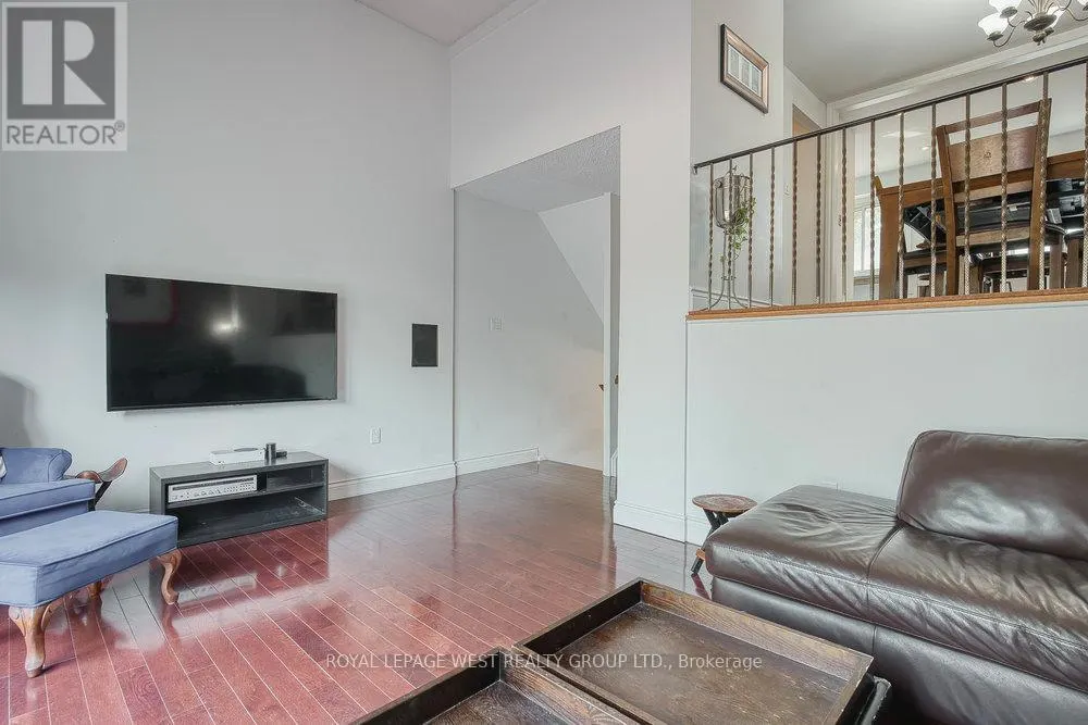 3 - 92 TWENTY NINTH STREET