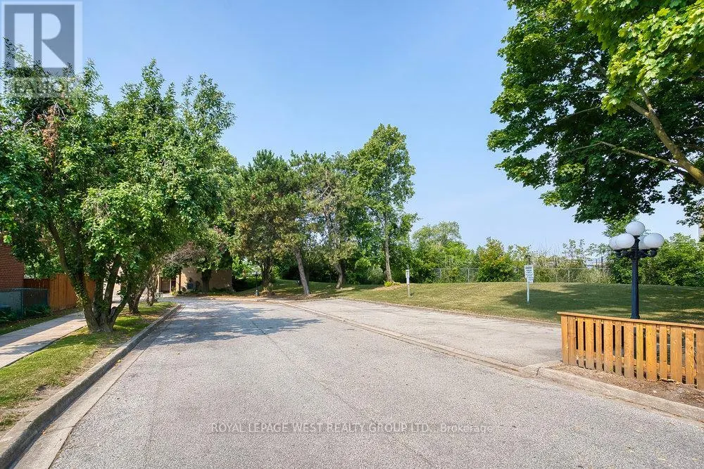 3 - 92 TWENTY NINTH STREET