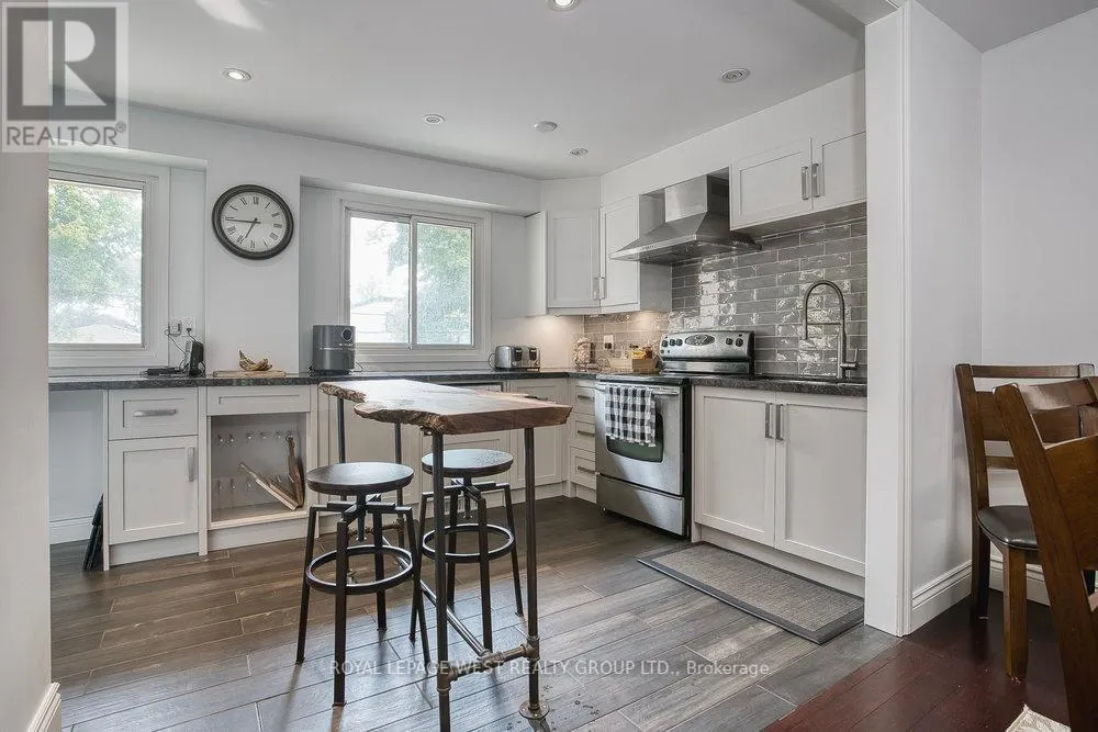 3 - 92 TWENTY NINTH STREET