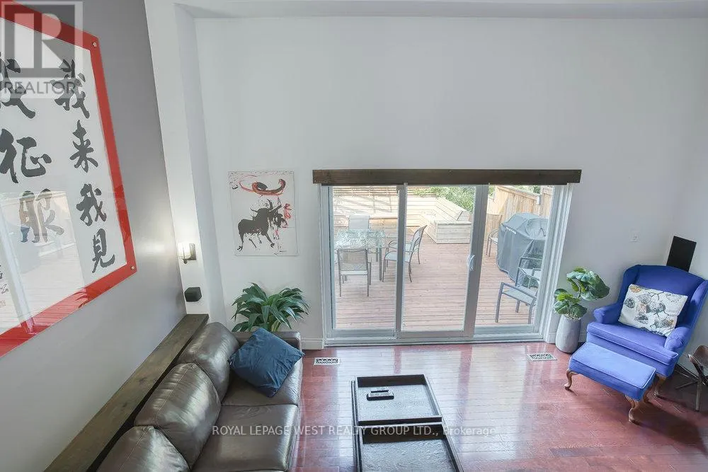 3 - 92 TWENTY NINTH STREET