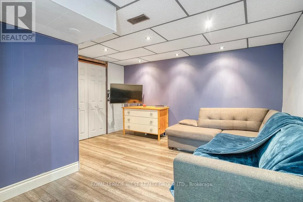 3 - 92 TWENTY NINTH STREET