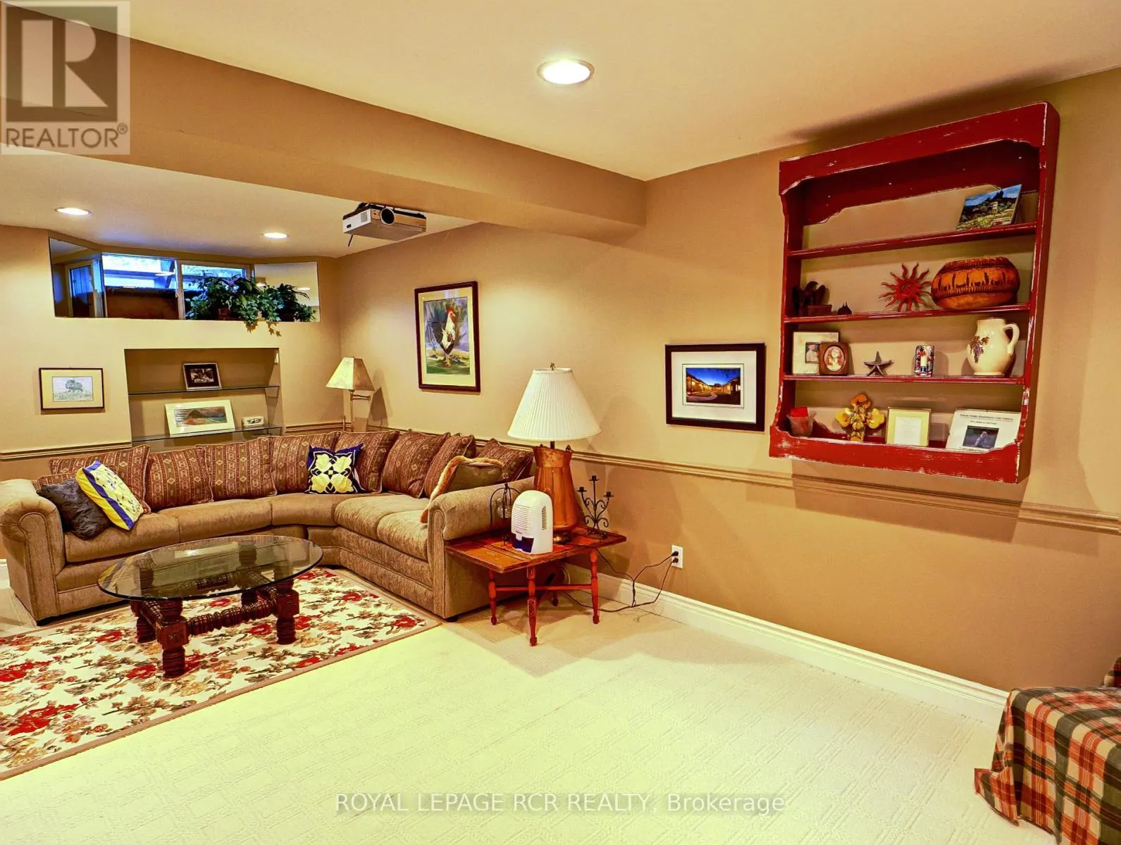 2 - 28 REDDINGTON DRIVE