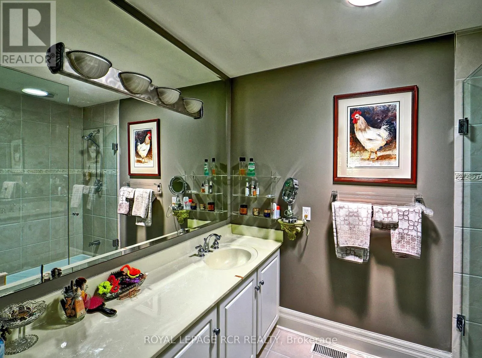 2 - 28 REDDINGTON DRIVE