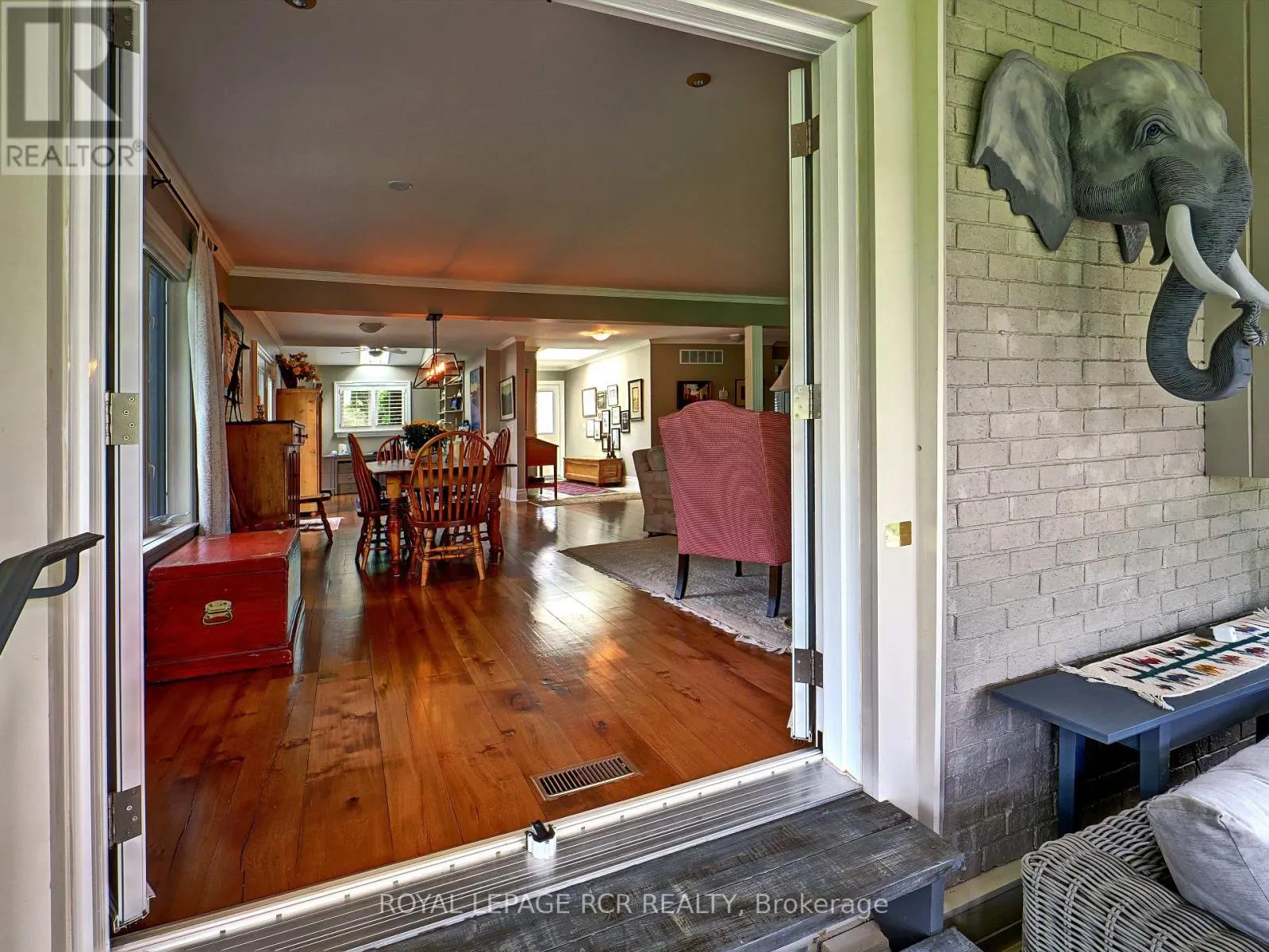 2 - 28 REDDINGTON DRIVE