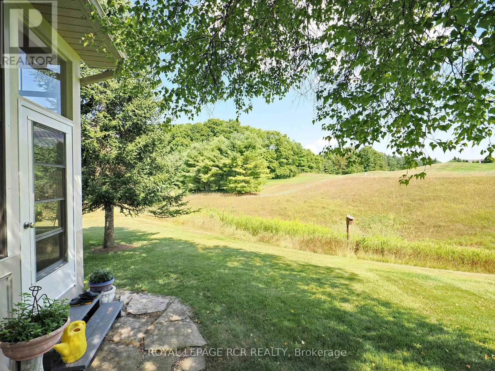 2 - 28 REDDINGTON DRIVE