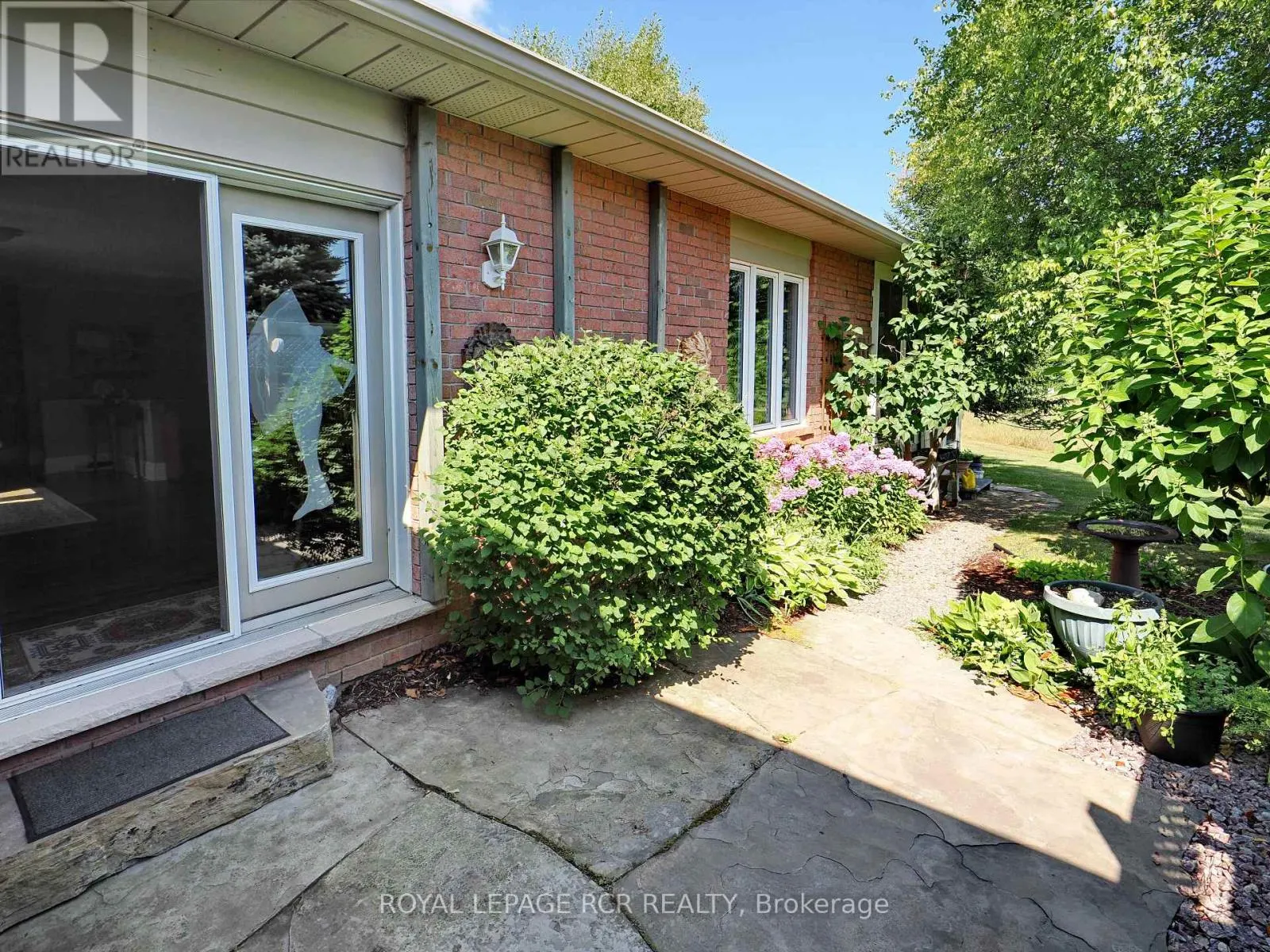 2 - 28 REDDINGTON DRIVE