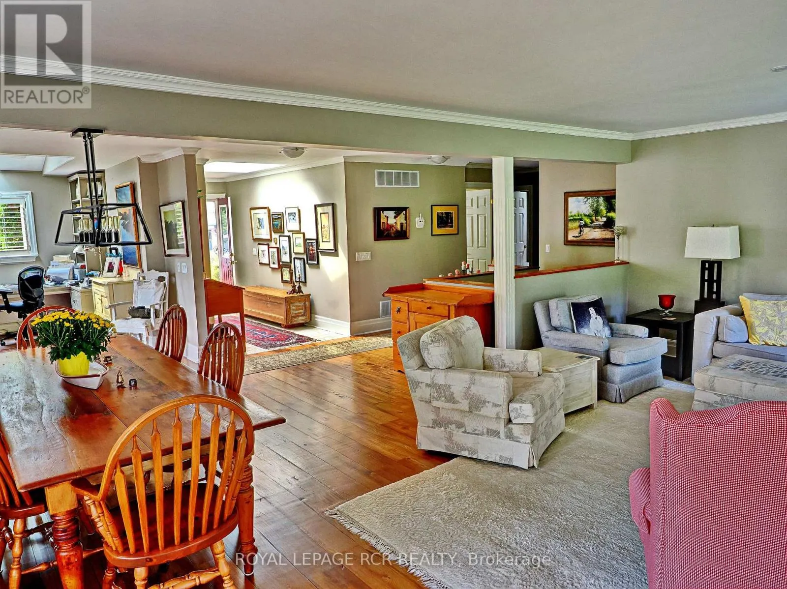 2 - 28 REDDINGTON DRIVE