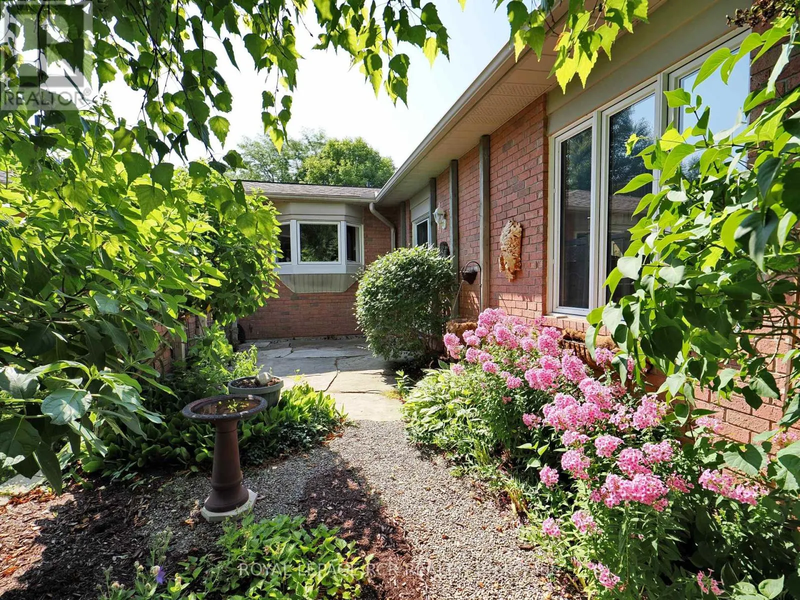 2 - 28 REDDINGTON DRIVE