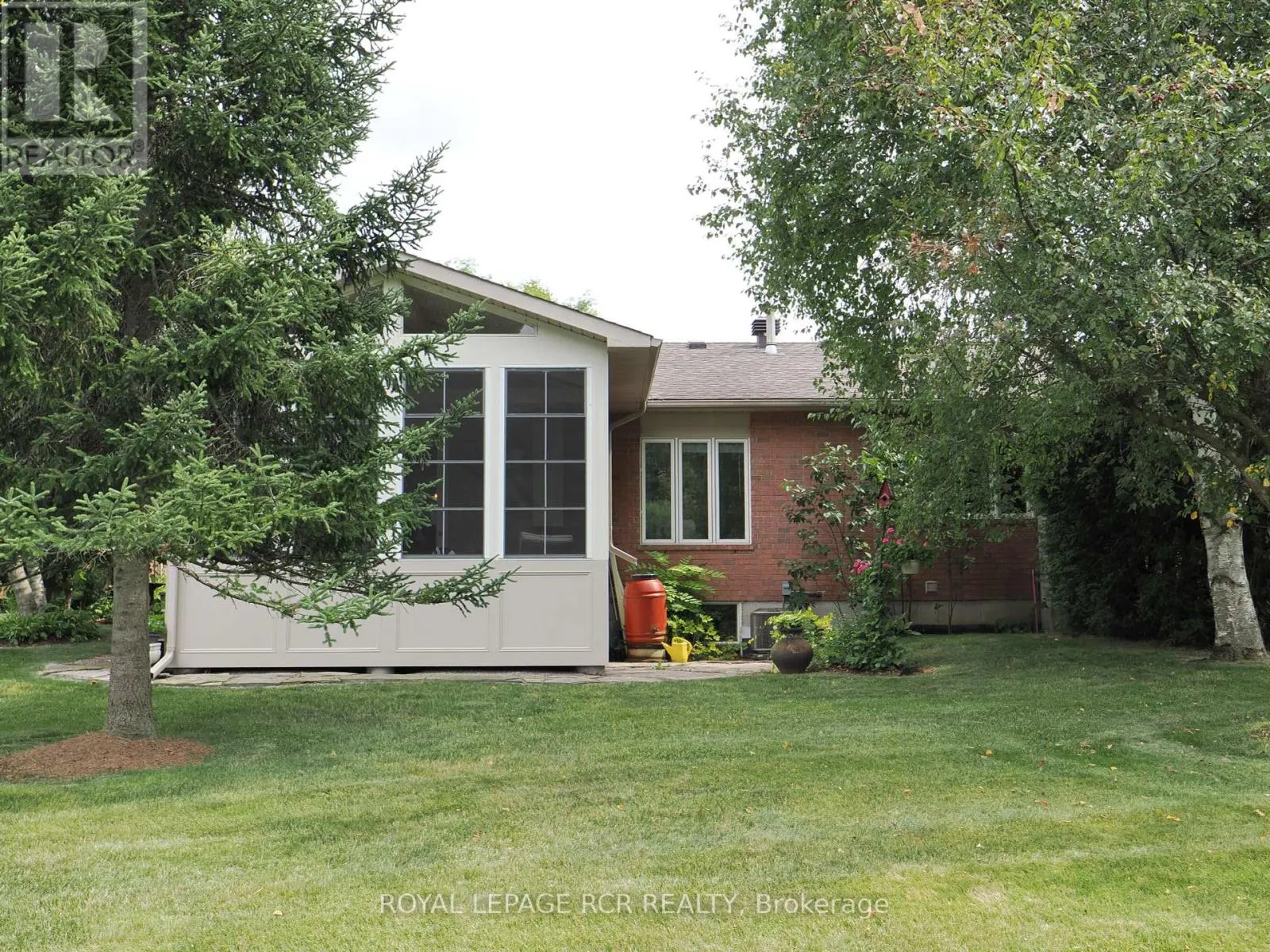 2 - 28 REDDINGTON DRIVE