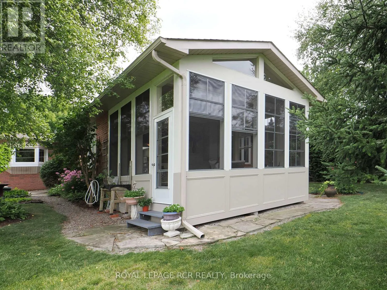2 - 28 REDDINGTON DRIVE