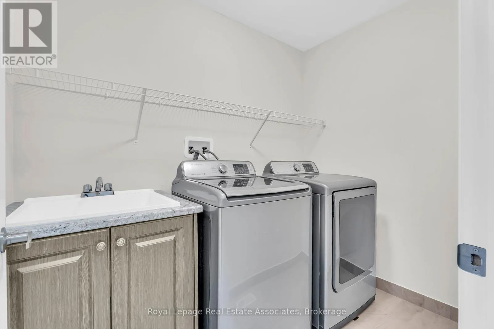 3 - 172 PARKINSON CRESCENT