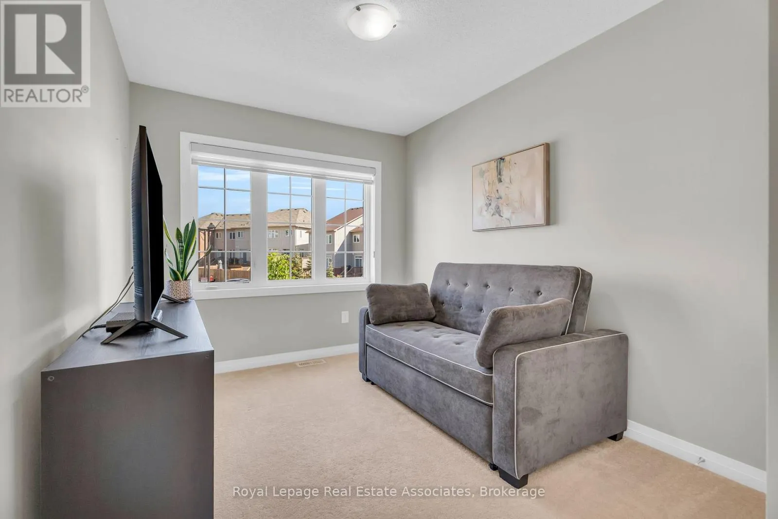 3 - 172 PARKINSON CRESCENT