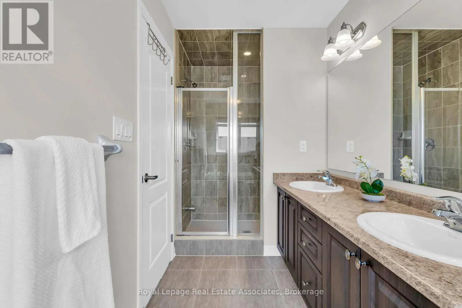 3 - 172 PARKINSON CRESCENT