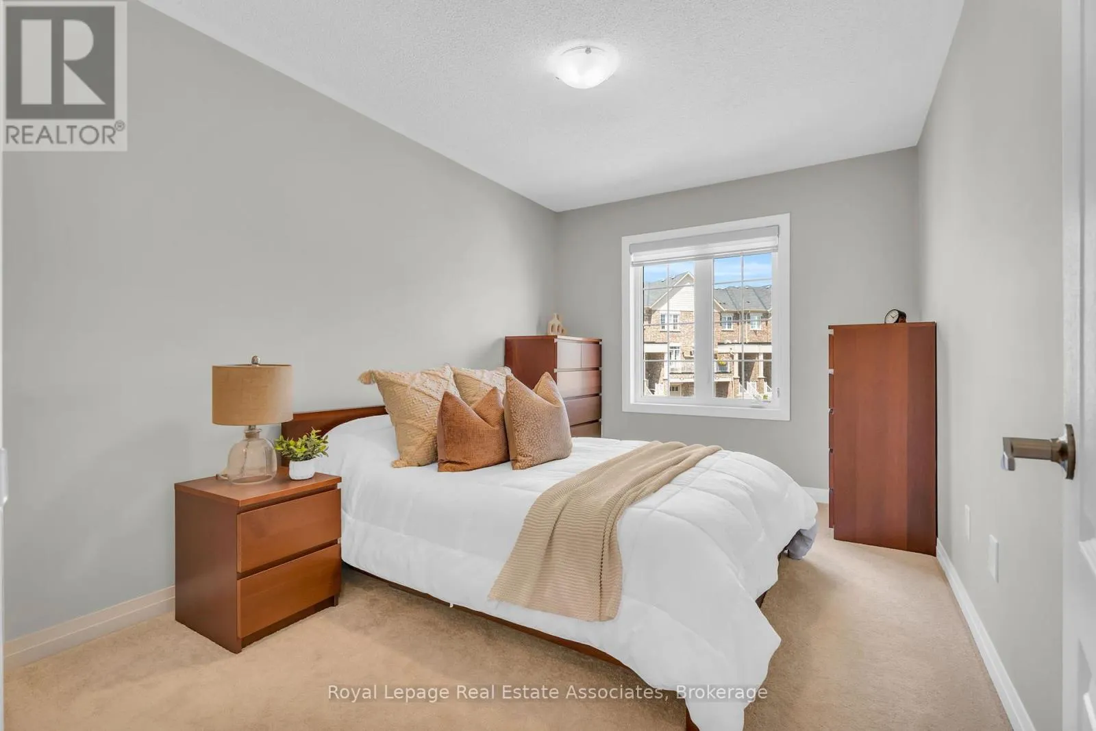 3 - 172 PARKINSON CRESCENT