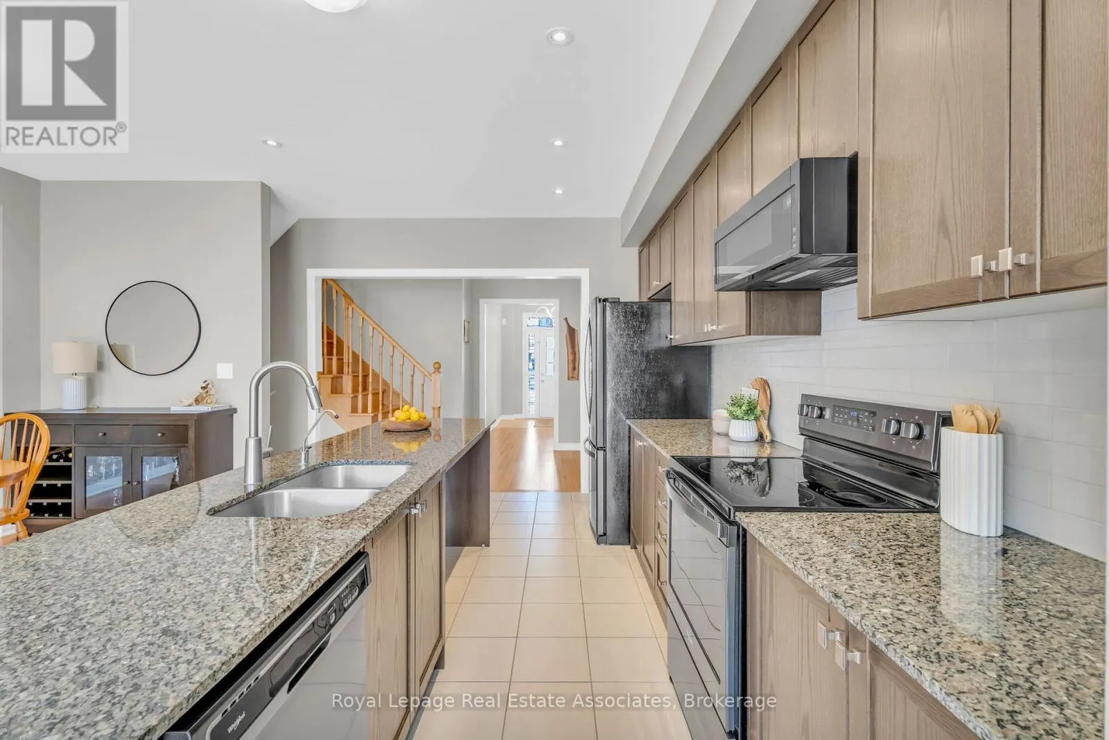 3 - 172 PARKINSON CRESCENT