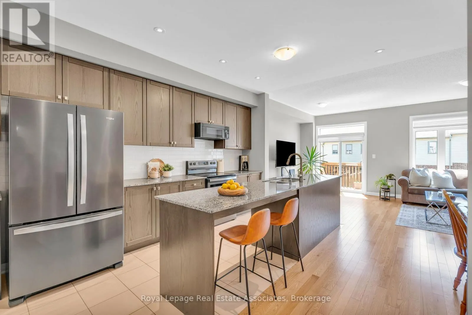 3 - 172 PARKINSON CRESCENT