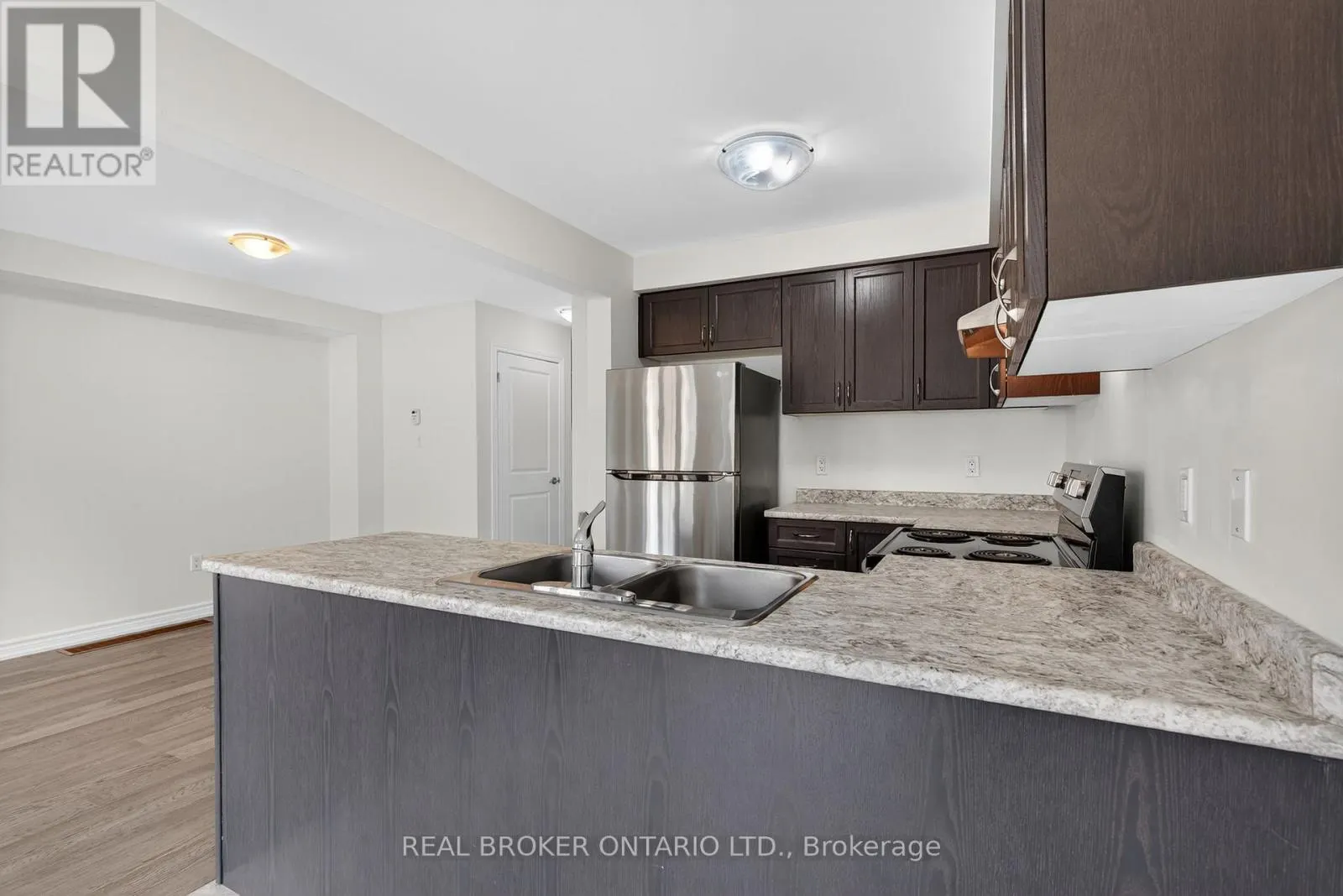 3 - 31 TOWNLINE