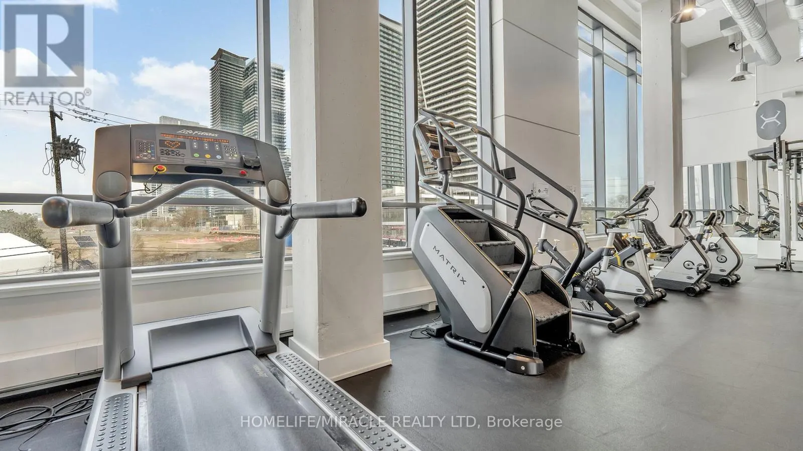 616 - 2220 LAKE SHORE BOULEVARD W