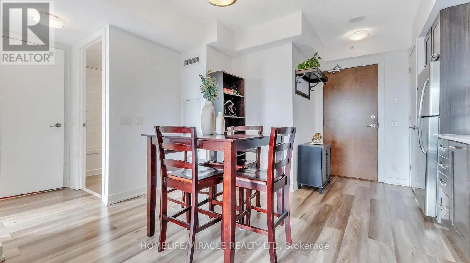 616 - 2220 LAKE SHORE BOULEVARD W