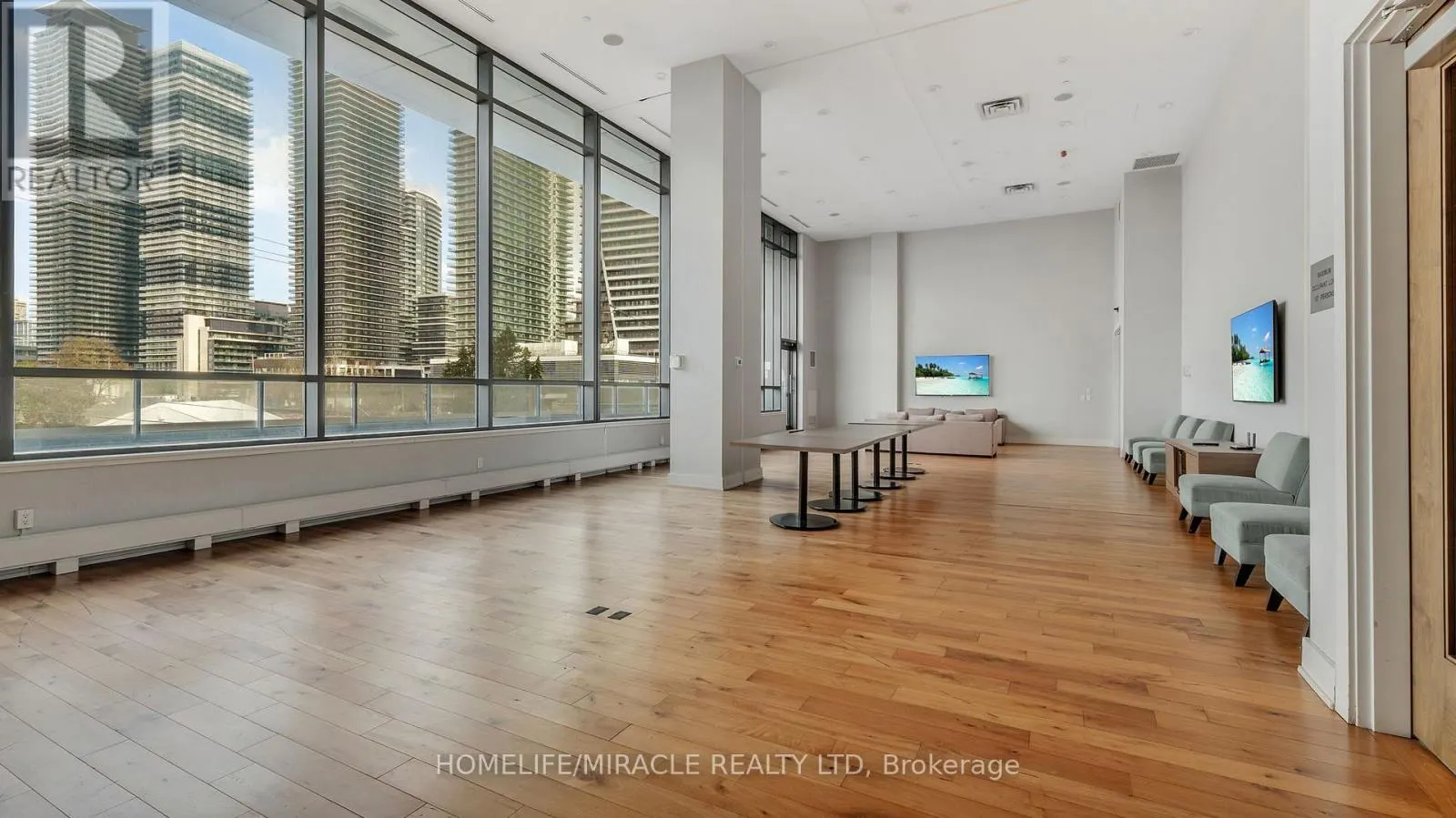 616 - 2220 LAKE SHORE BOULEVARD W